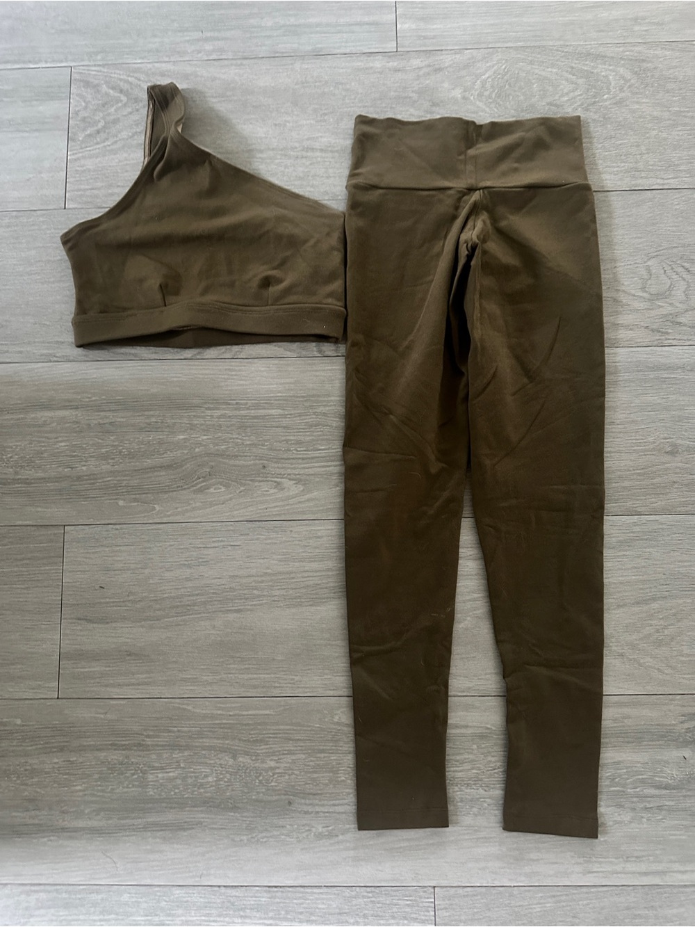 Brazil High Waist Olive Green Seamless Leggings and One-Shoulder Sports Bra Set